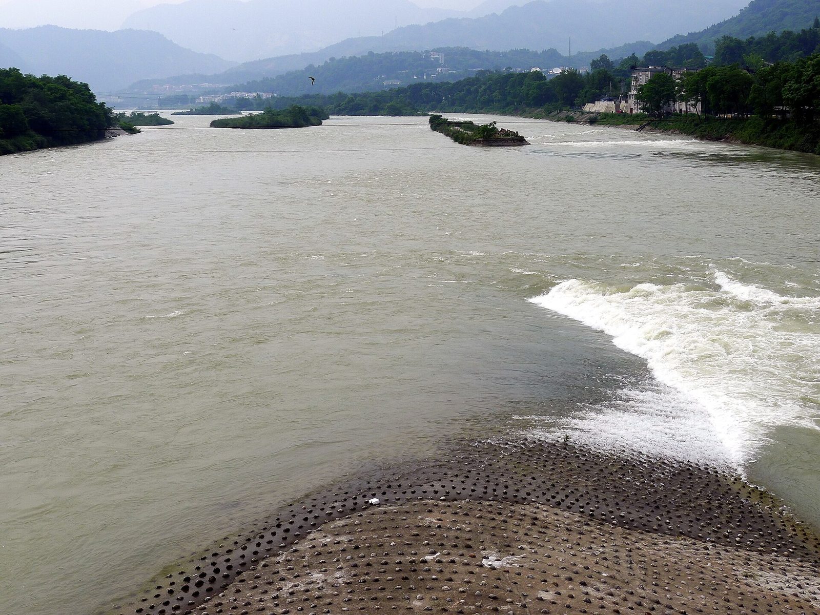 The Fish Mouth levee dividing the Min River at Dujiangyan